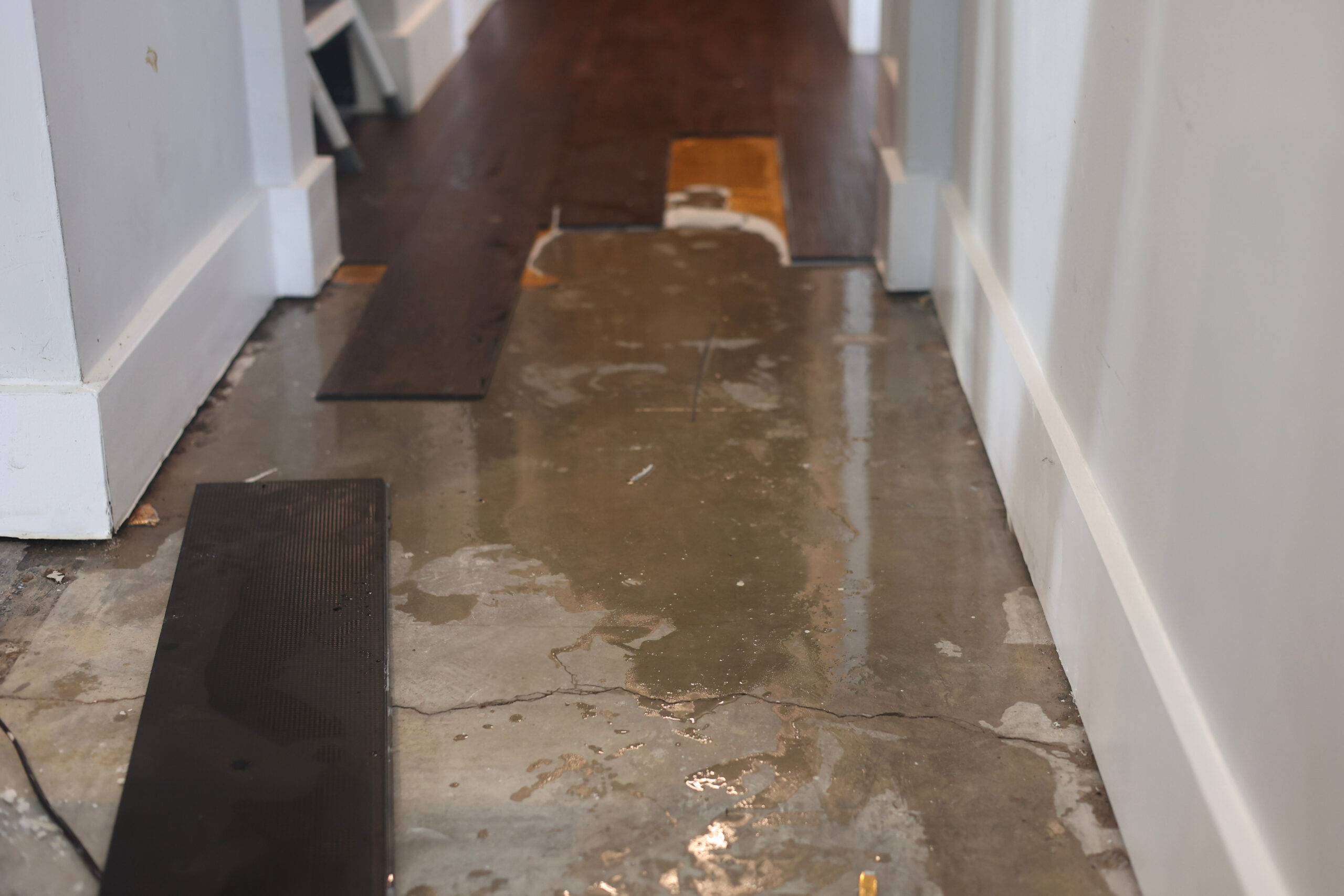 Slab leak detection and pipe repair in a Dallas home